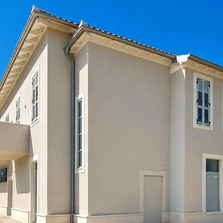 1 Bedroom Lovely In דירה זאדאר
