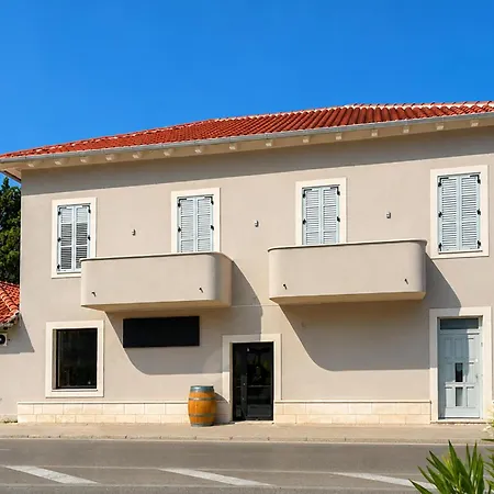 1 Bedroom Lovely In *