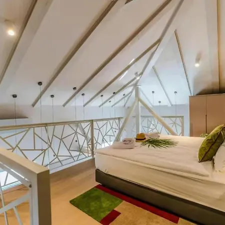 1 Bedroom Lovely In *